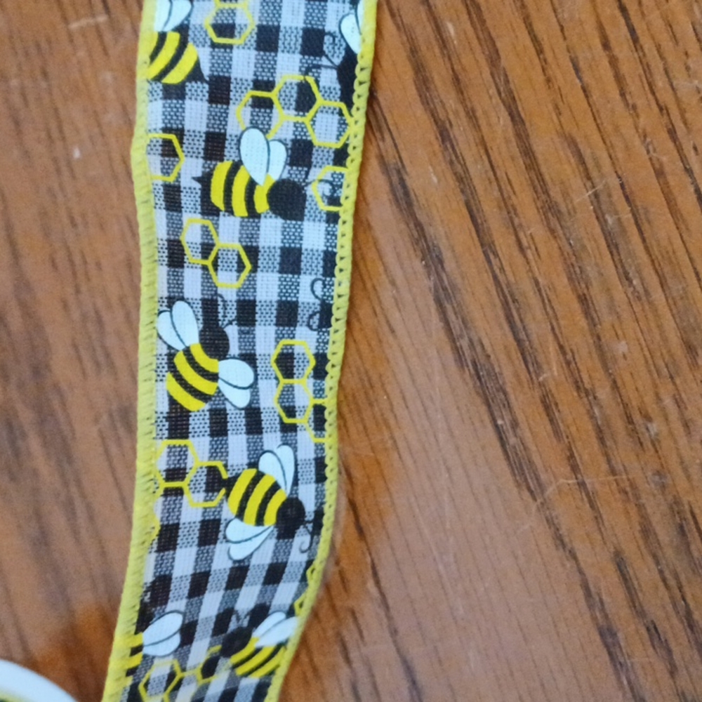 BUMBLE Bee Ribbon - Picture 5 of 5